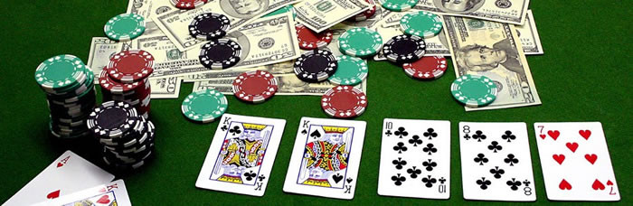Zaradite novac igrajući poker